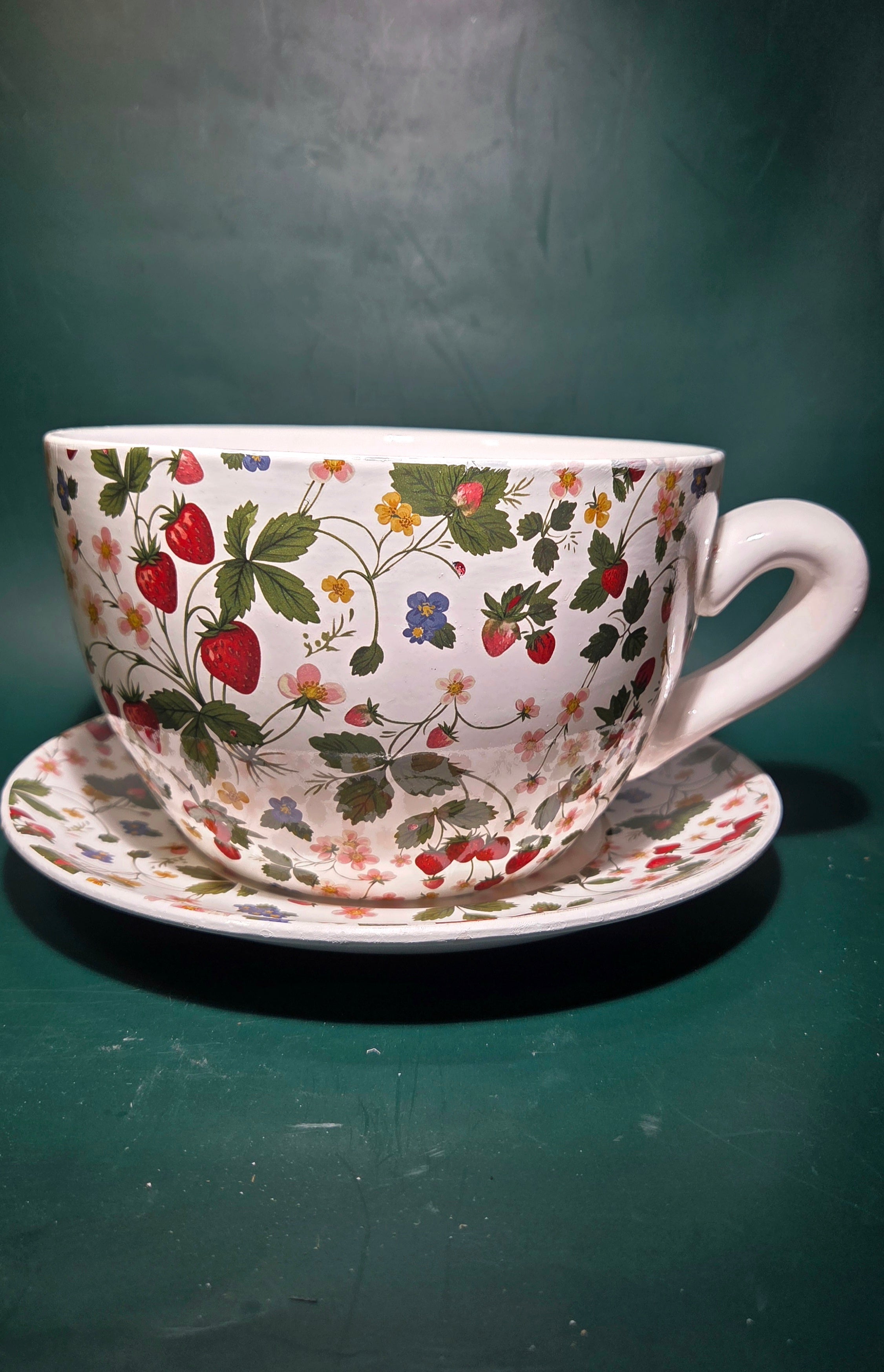 Teacup planter