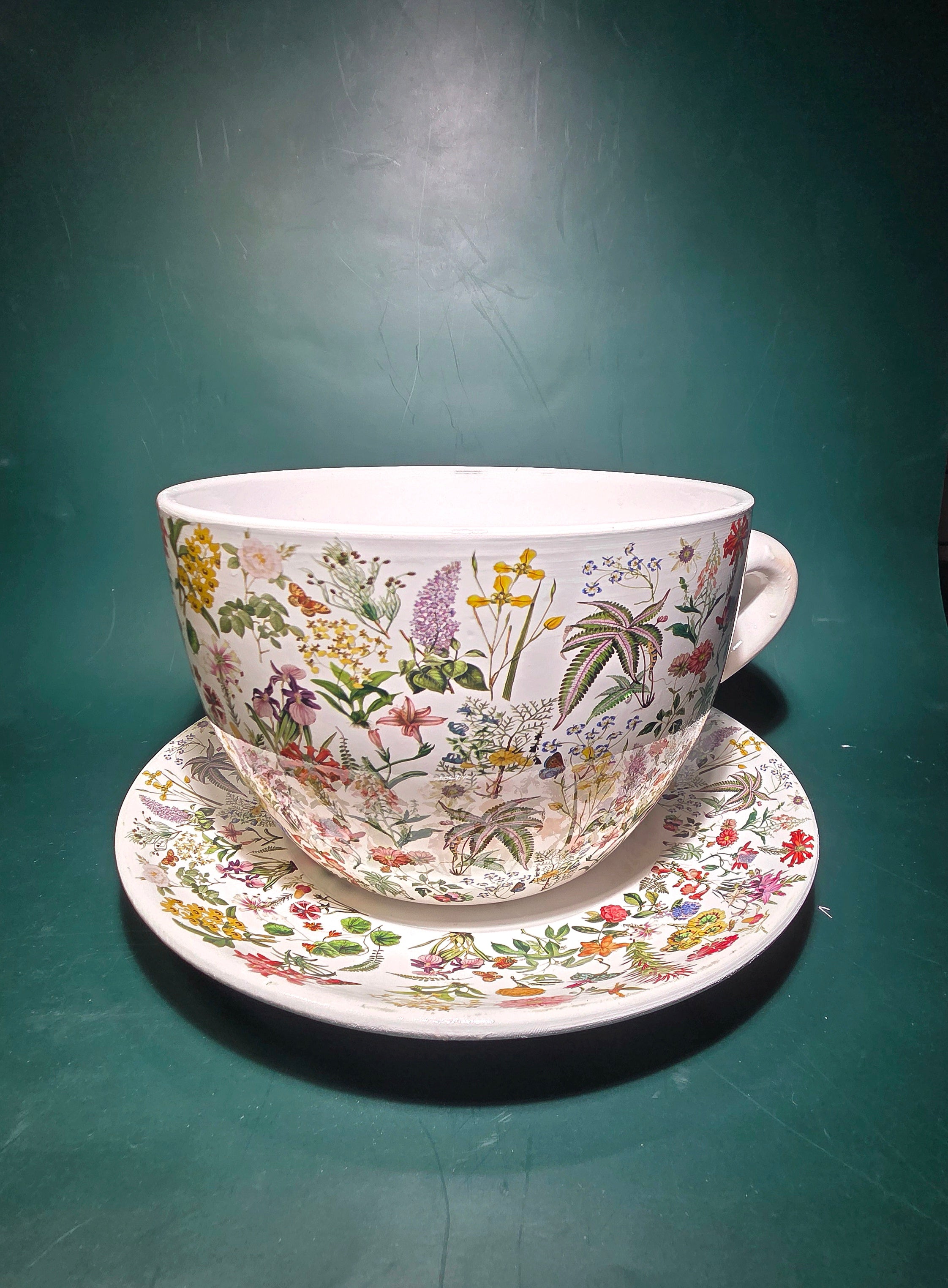 Teacup planter