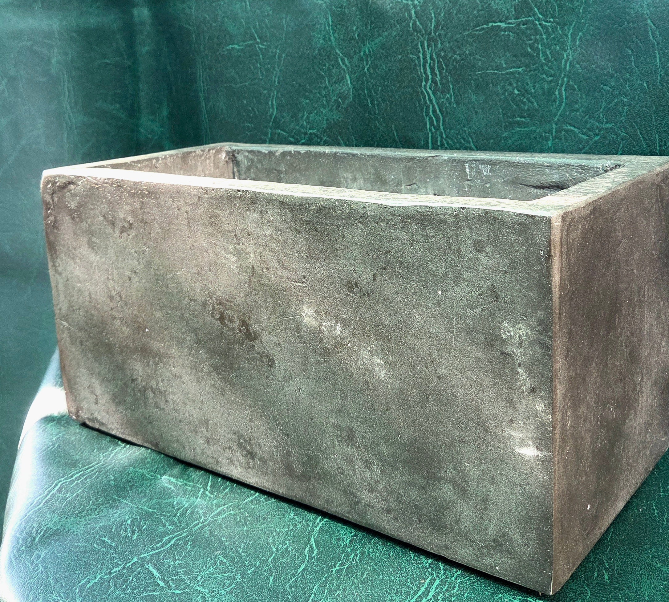 Rectangular concrete planter grey