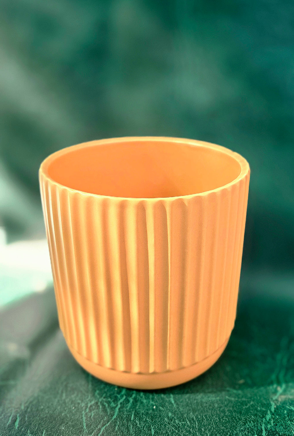Dolomite cylinder pot apricot